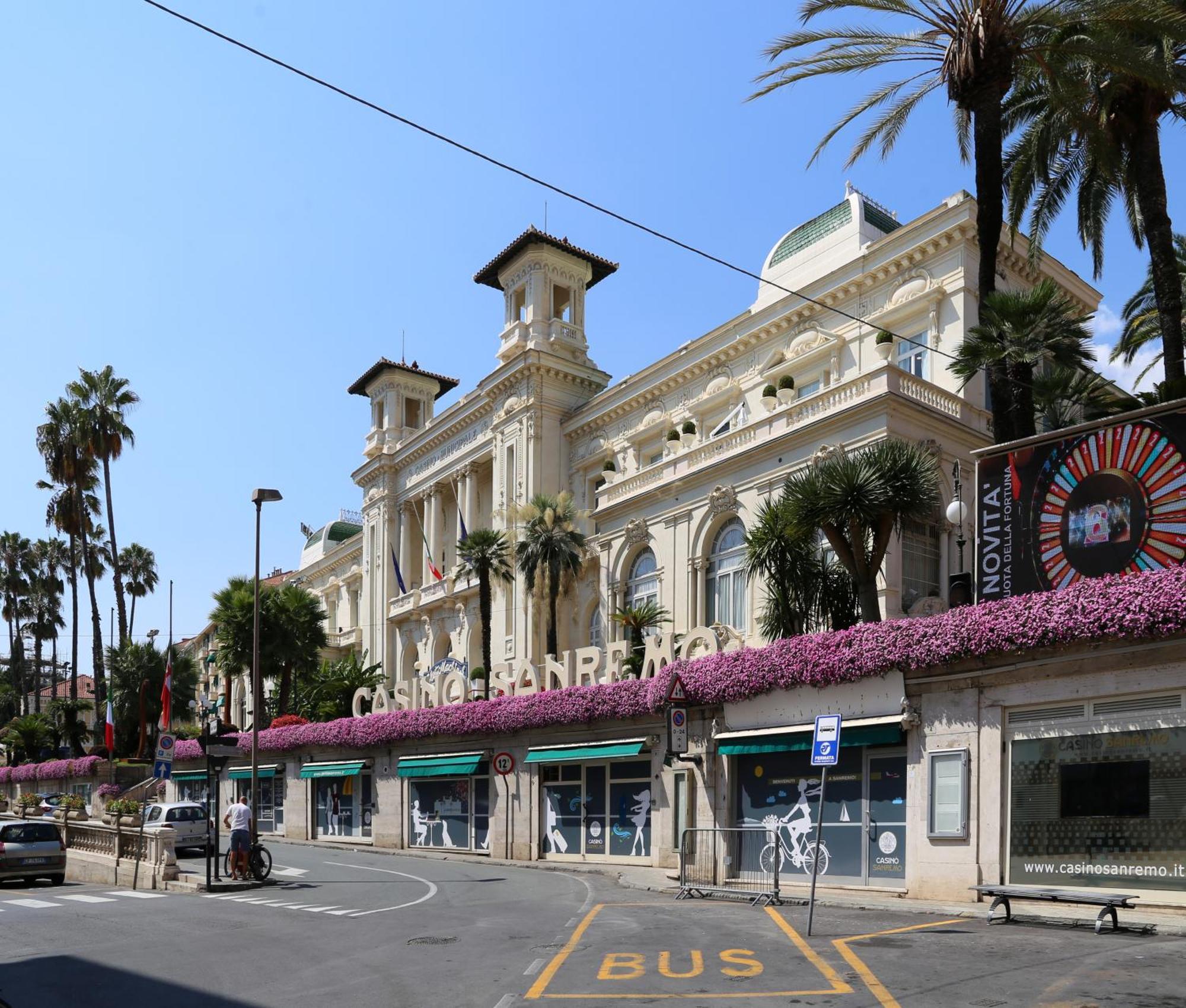 Ls-House Apartment - In The Heart Of Sanremo Ngoại thất bức ảnh
